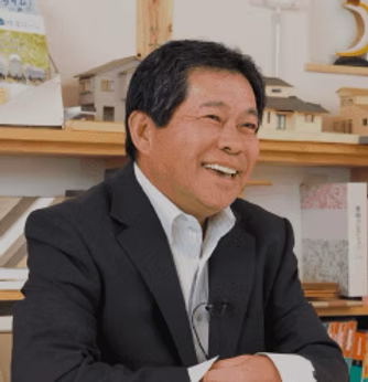 狭間社長の顔写真