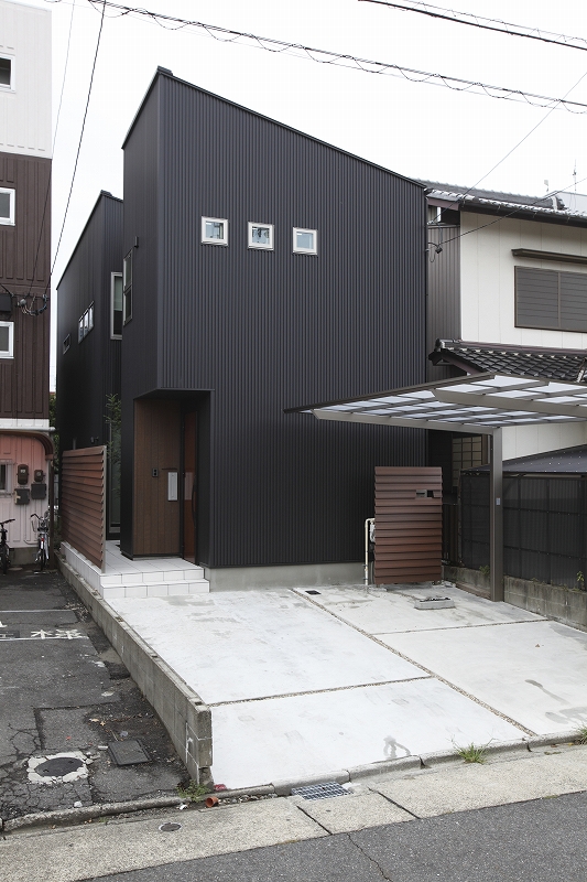 狭い間口でもここまで快適に 空間を解放した家実例詳細 狭い間口でもここまで快適に 空間を解放した家実例詳細