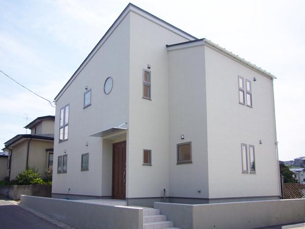 大きな吹抜が特徴のシンプルモダン住宅実例詳細